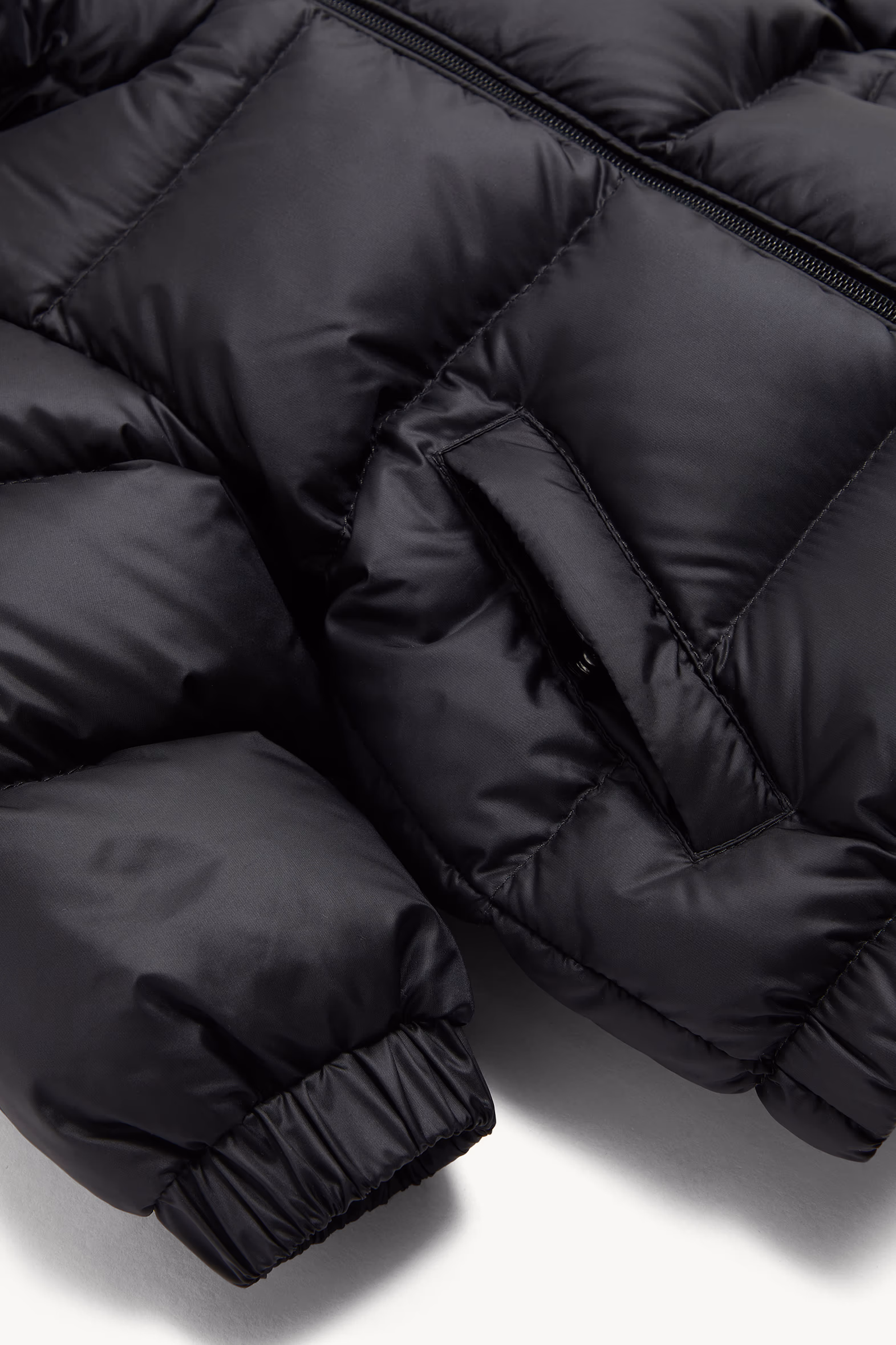 New Macaire Hooded Down Jacket Gender Neutral Black Moncler 4